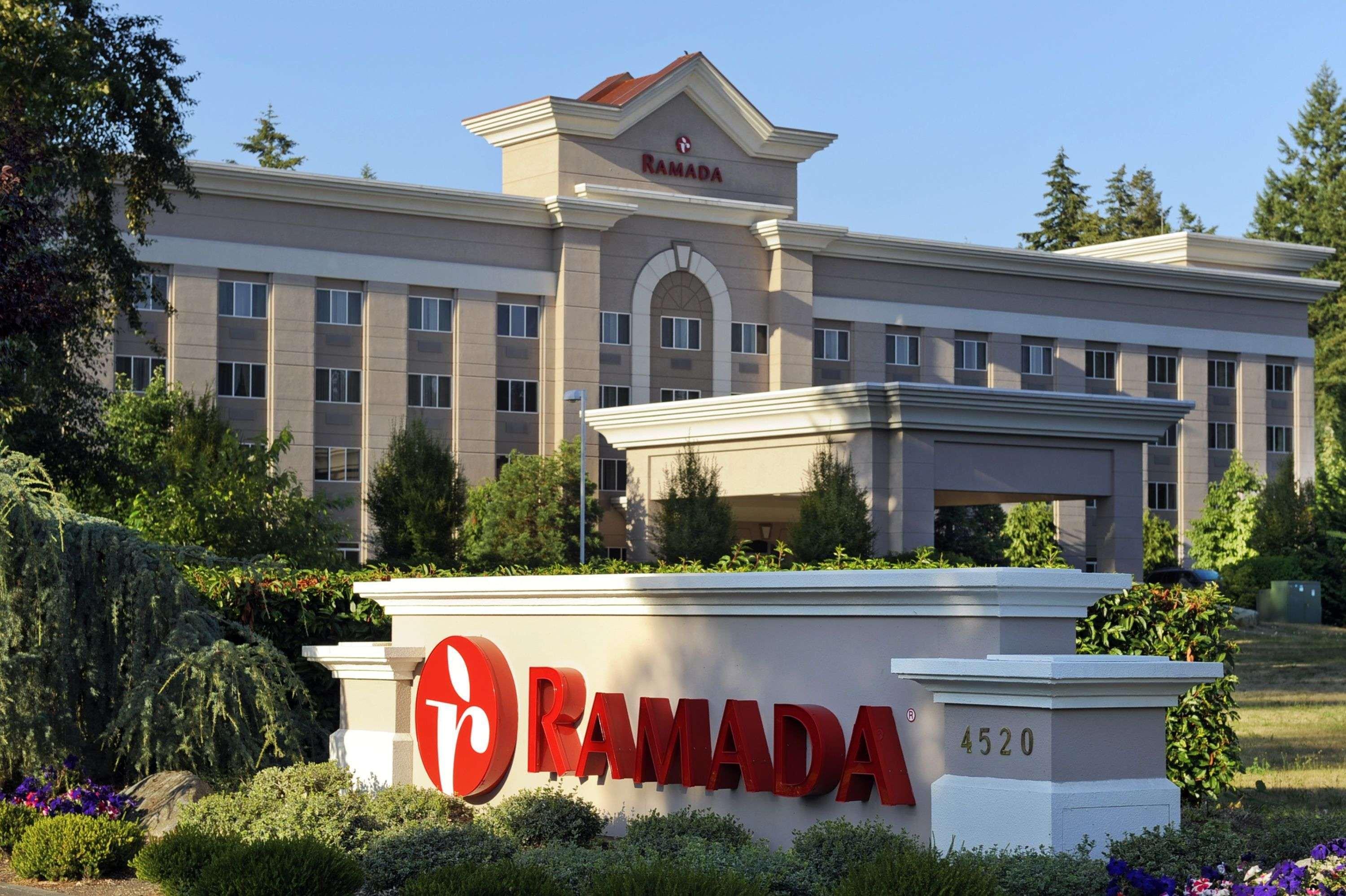 Hotel Ramada By Wyndham Olympia Exterior foto